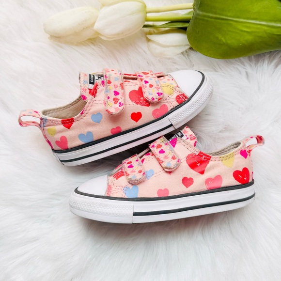 Toddler Converse Pink Hearts Sneakers - Picture 4 of 6